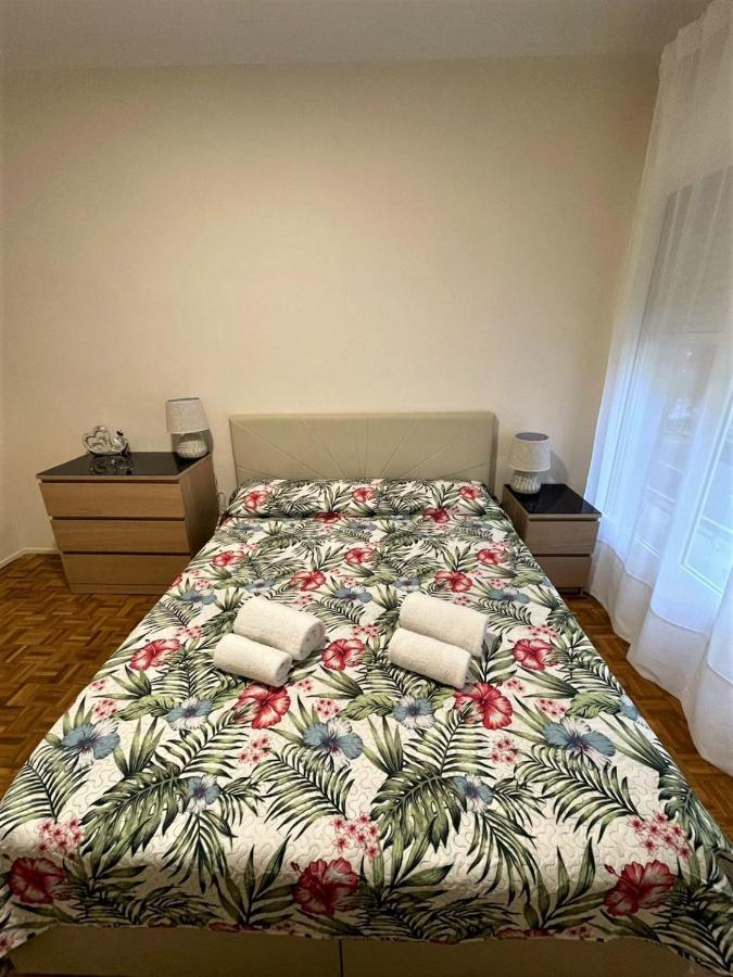 Villarroel Habitaciones Barcelona Eksteriør billede