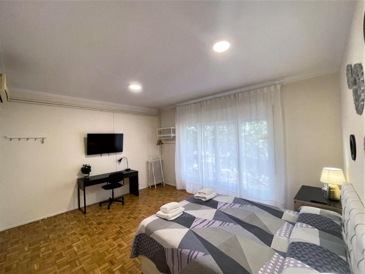 Villarroel Habitaciones Barcelona Eksteriør billede